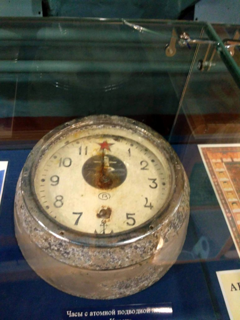 Часы с подводной лодки Курск